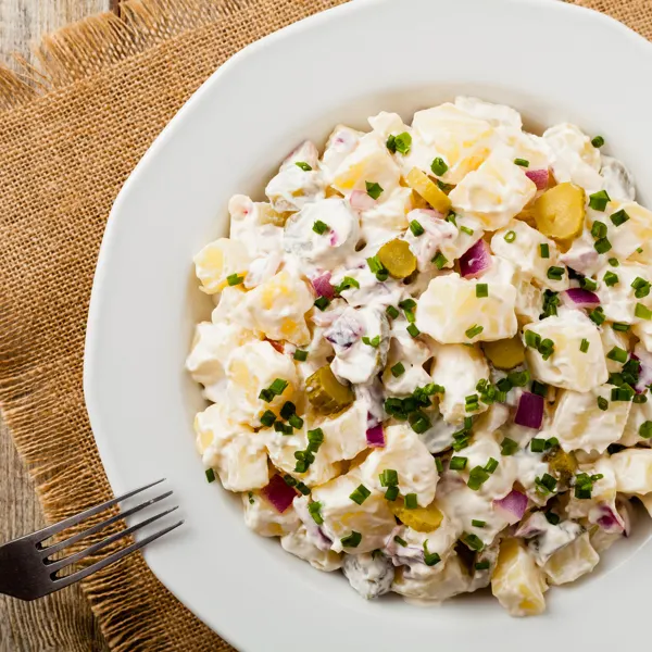 Salade de pommes de terre aux cornichons