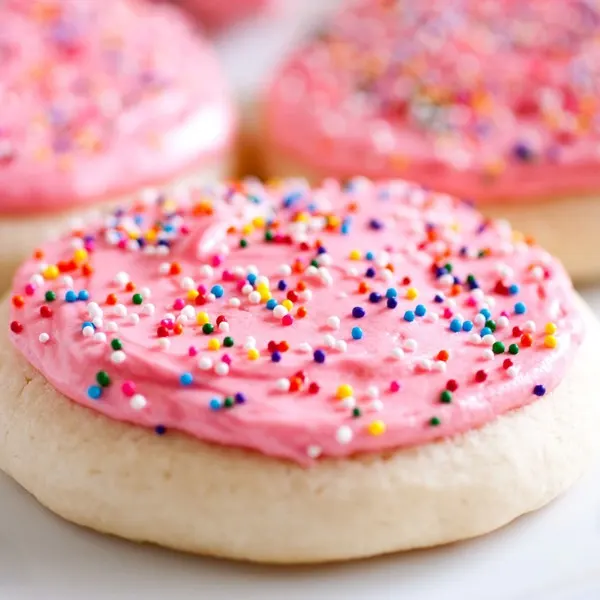 Biscuits glacés au sucre rose