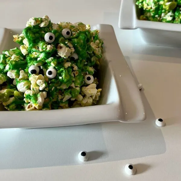 Maïs soufflé (popcorn) Slime à la guimauve