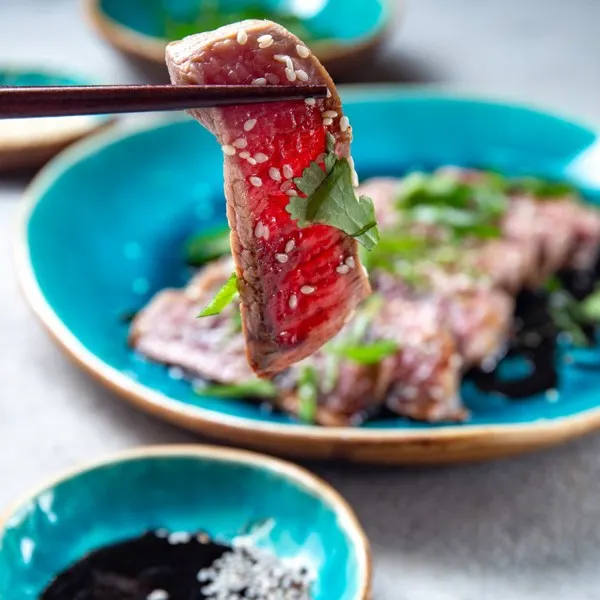 Tataki de bœuf, sauce poivron