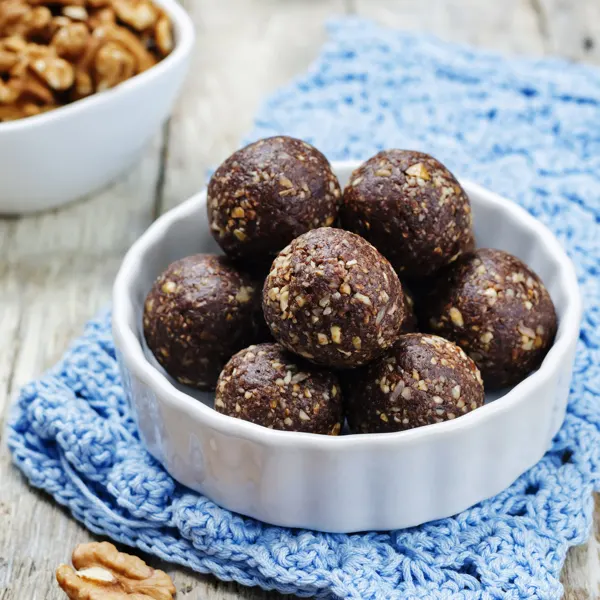 Boules d'énergie choco-dattes