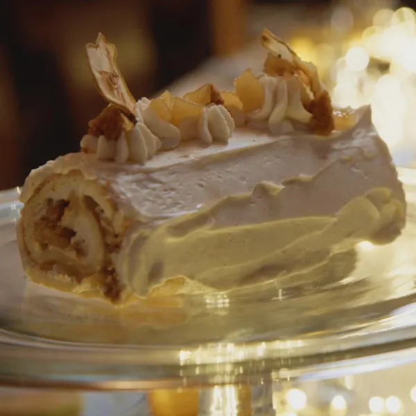 Bûche de Noël, poire, érable et épices