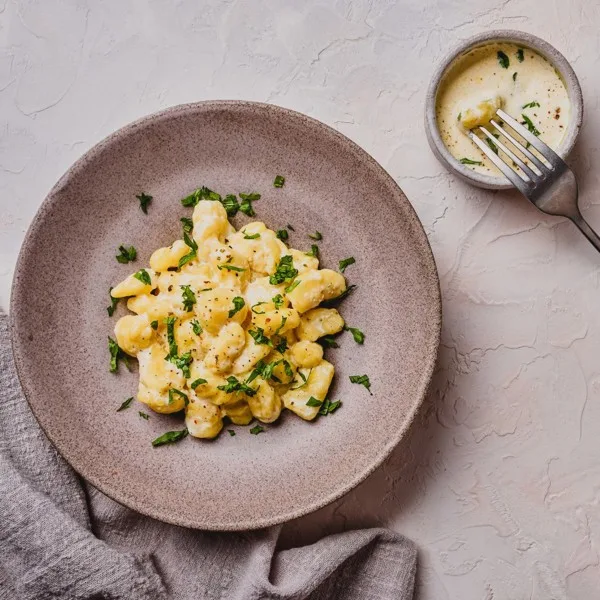 Cavatelli carbonara aux pétoncles fumés-séchés 