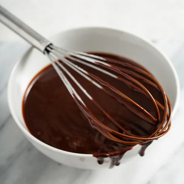 Ganache au chocolat facile pour gâteau