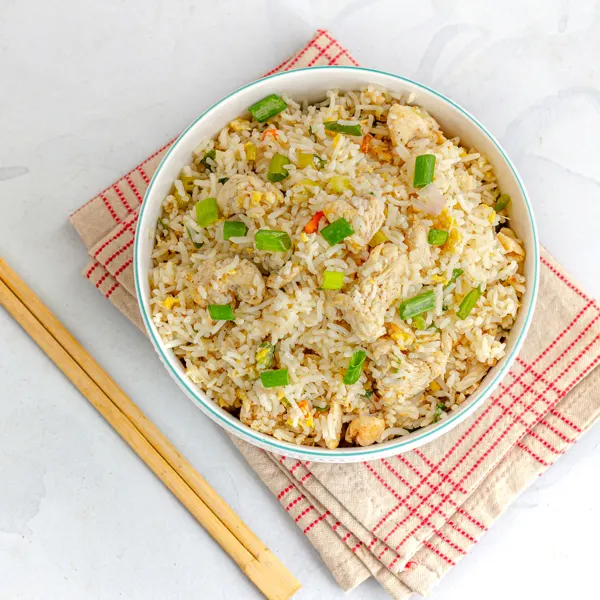 Riz frit classique aux légumes