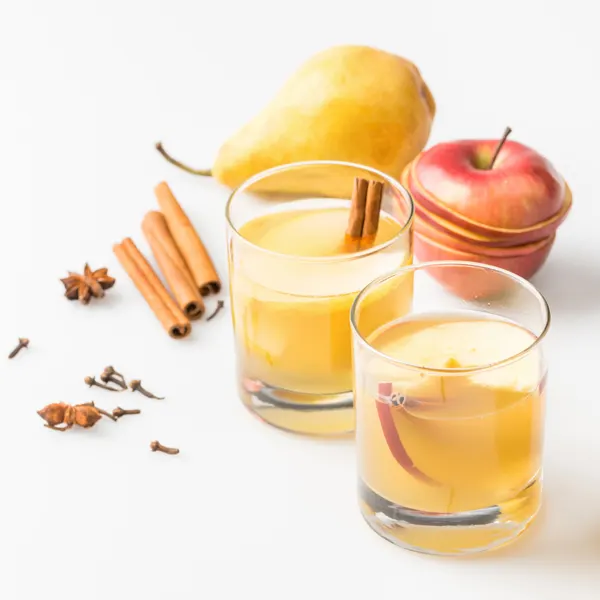 Jus de pomme chaud aux épices chaï