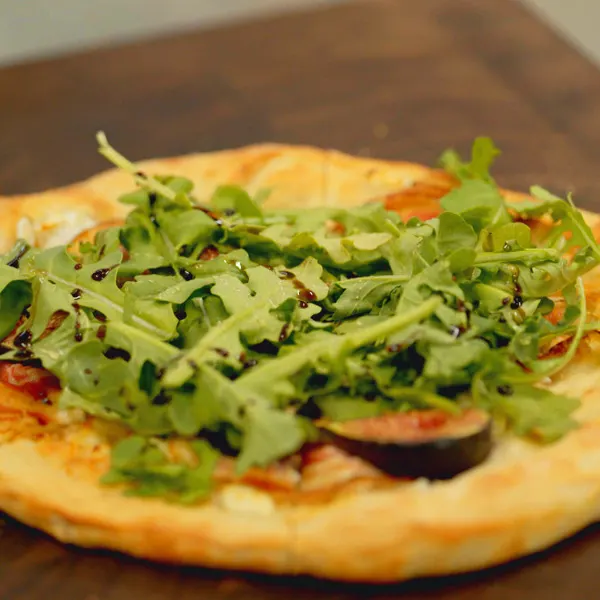 Pizza blanche figues et chèvre