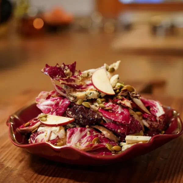 Salade radicchio pomme et vinaigrette pralinée
