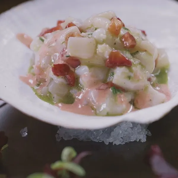 Tartare de pétoncles aux fraises