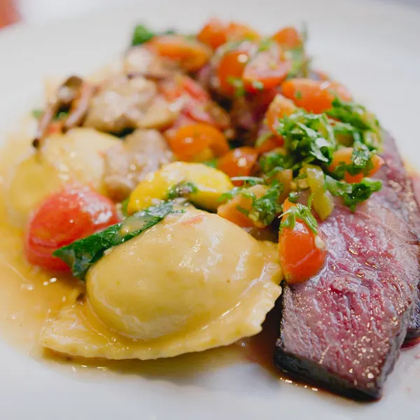 Surlonge de bœuf Wagiu et garnitures de saison