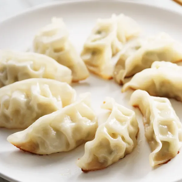 Dumplings (raviolis chinois) et sauce aux arachides