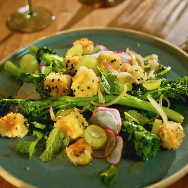 Salade de rapinis et feta croustillante