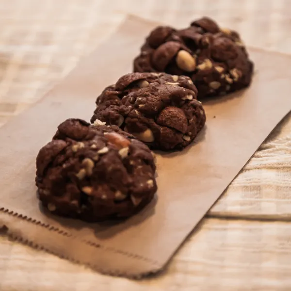 Biscuits double chocolat et noix
