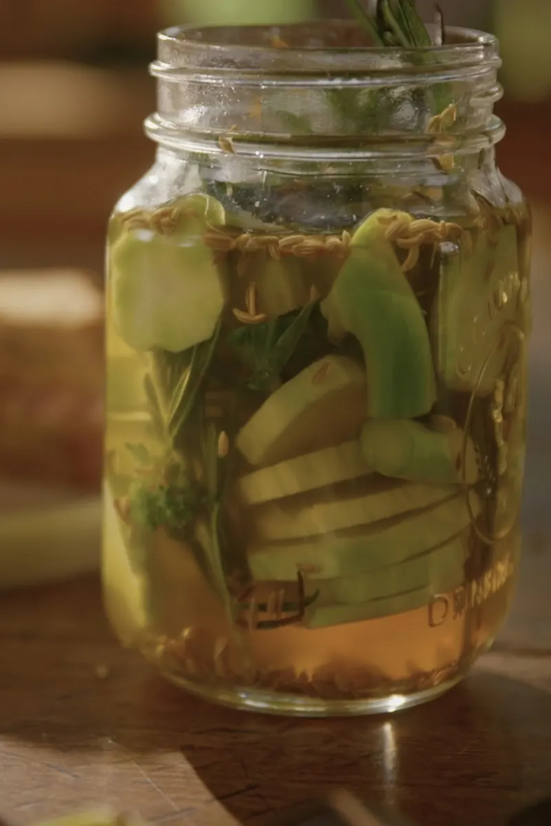 Pieds de brocoli façon cornichons