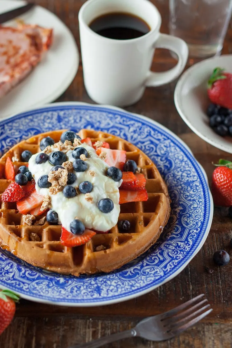 Gaufres aux petits fruits et fondant érable et crème