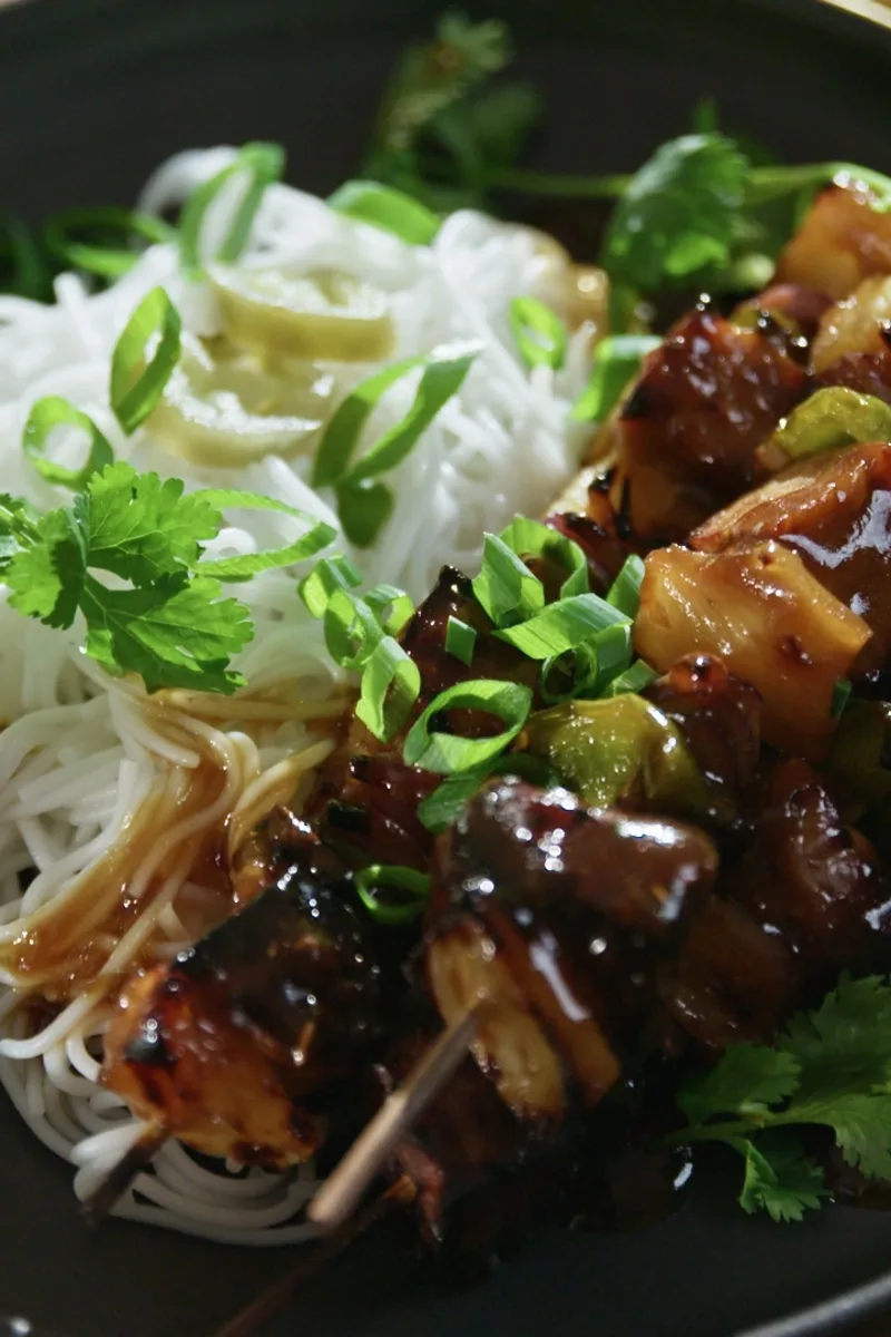 Brochettes de tempeh à l’ananas