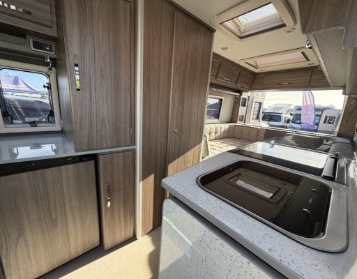 Aztec XL kitchenette