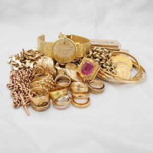 Damaged gold jewellery
