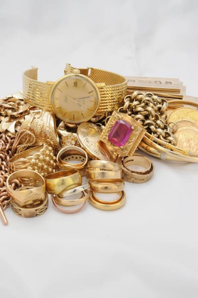 Damaged gold jewellery