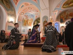 Епископ Мефодий совершил великое повечерие в Казанско-Богородицком монастыре.