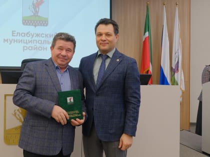 Елабужских коммунальщиков поблагодарили за расчистку города от снега после метели