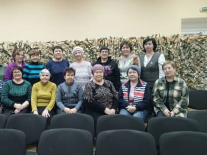 Волонтеры из Уруссу и Абсалямово плетут сети, вяжут носки, шьют вещи для ребят на СВО