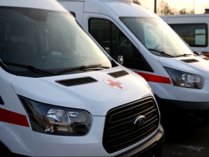 В больницах Петербурга - почти две тысячи человек с ковидом и пневмонией