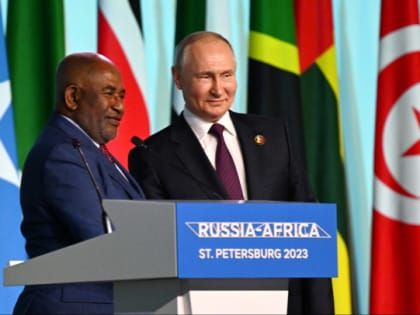 Путин с главами стран Африки примет участие в параде ВМФ в Петербурге