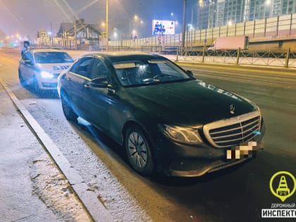 В Приморском районе Петербурга задержали пьяного бездомного за рулем Mercedes