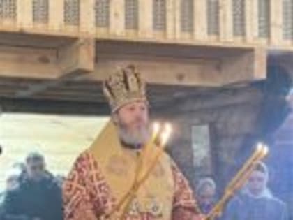 Божественная литургия в храме священномученика Вениамина в Янино