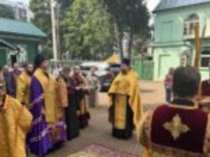 Освящение новых крестов и куполов в Всеволожске