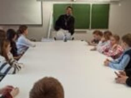 иерей Илия Бельский провел две беседы с учащимися 5-х и 6-х классов в Сосновском ЦО