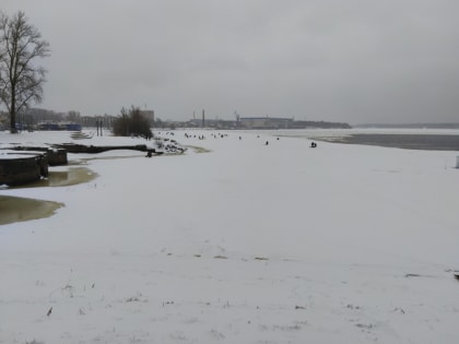 Спасатели Ленобласти провели в Шлиссельбурге и Новой Ладоге рейды по недопущению выхода граждан на лед