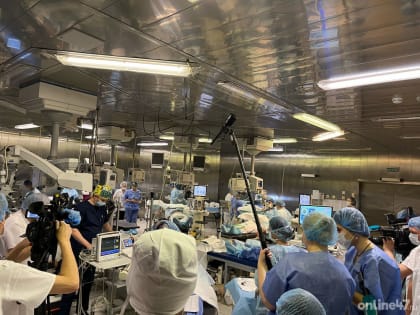 Петербургские врачи провели уникальную операцию на глазах для лечения болезни Гиппеля-Линдау