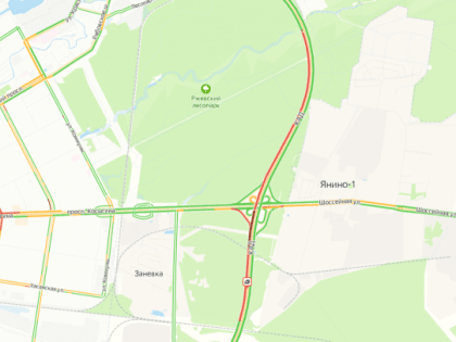 «Паровоз» собирает пробку на КАД у Янино