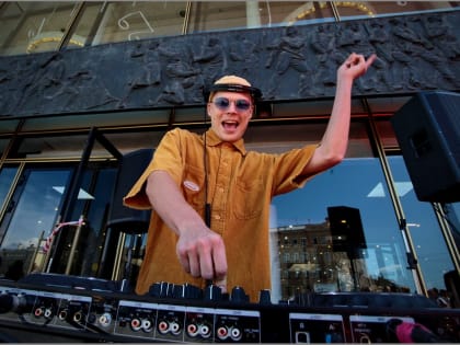 В концертном зале «Октябрьский» состоялся Бал выпускников Ленобласти – фоторепортаж