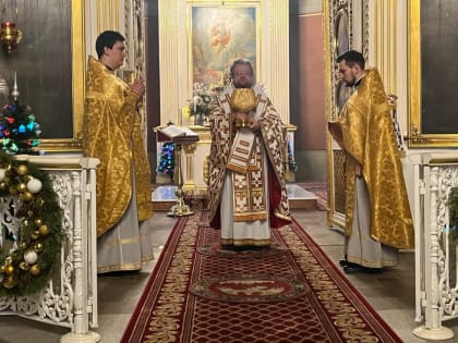 В праздник Обрезания Господа Иисуса Христа, память святителя Василия Великого, епископ Выборгский и Приозерский Игнатий совершил Божественную литургию в Спасо-Преображенском кафедр