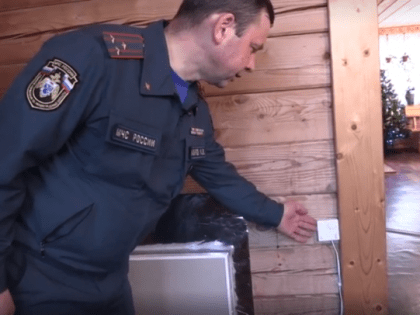 Холода и пожары приходят вместе. МЧС разъясняет, как обезапасить дома с печами и газом - видео