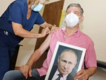 Песков: В Кремле пока не надевают маски, ждут отмашки