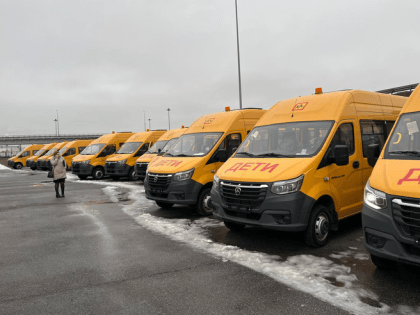 Ленобласть обновляет школьные автопарки