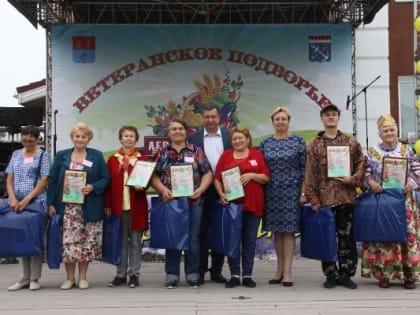 Светлана Потапова пожелала участникам Ветеранского подворья здоровья и богатых урожаев