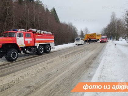 Грузовик и легковушки столкнулись под Киришами