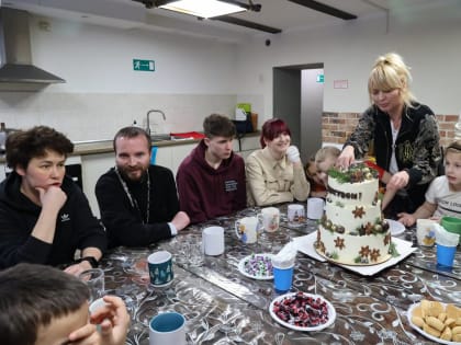 Настоятель храма Рождества Пресвятой Богородицы г. Светогорска, председатель Комиссии по культуре Выборгской епархии поздравил воспитанников фонда «Диакония» с Рождеством Христовым
