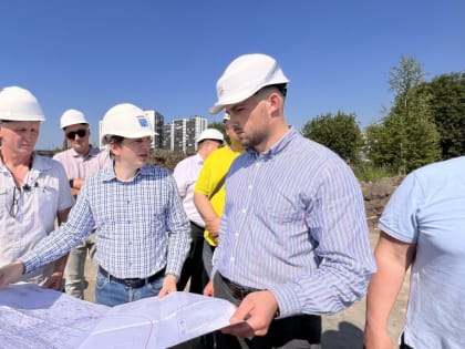 Строительство социальных объектов Ломоносовского района набирает динамику