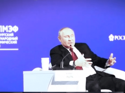 Владимир Путин едет в Петербург