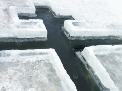 Жители Ленобласти приняли участие в Крещенских купаниях