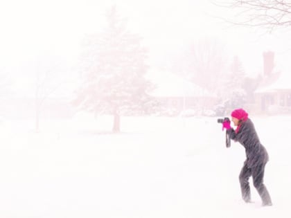 Теперь понятно, почему остановку снесло. Страшной силы метель в Мурино попала на камеру – видео