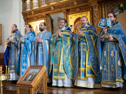 Настоятель петербургского Коневского подворья принял участие в торжественном богослужении престольного праздника петербургского Валаамского подворья