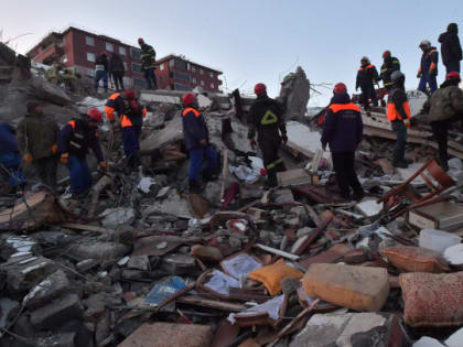 В Турции задерживают мародеров