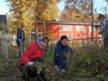 Субботник в Колтушах: объединение прихожан для благоустройства храма